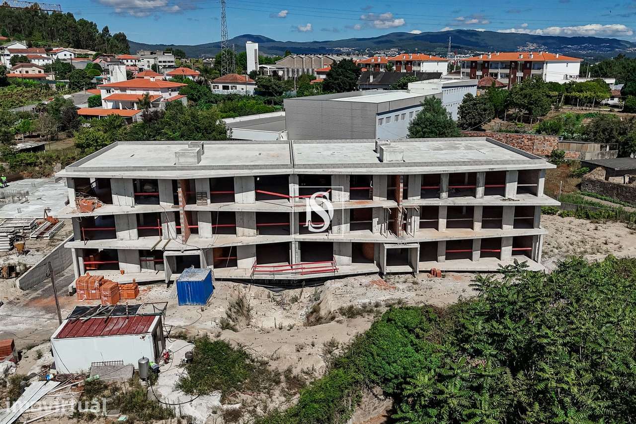 Apartamento T2 em fase de construção c/ 2 frentes e garagem fechada, e - Grande imagem: 2/31