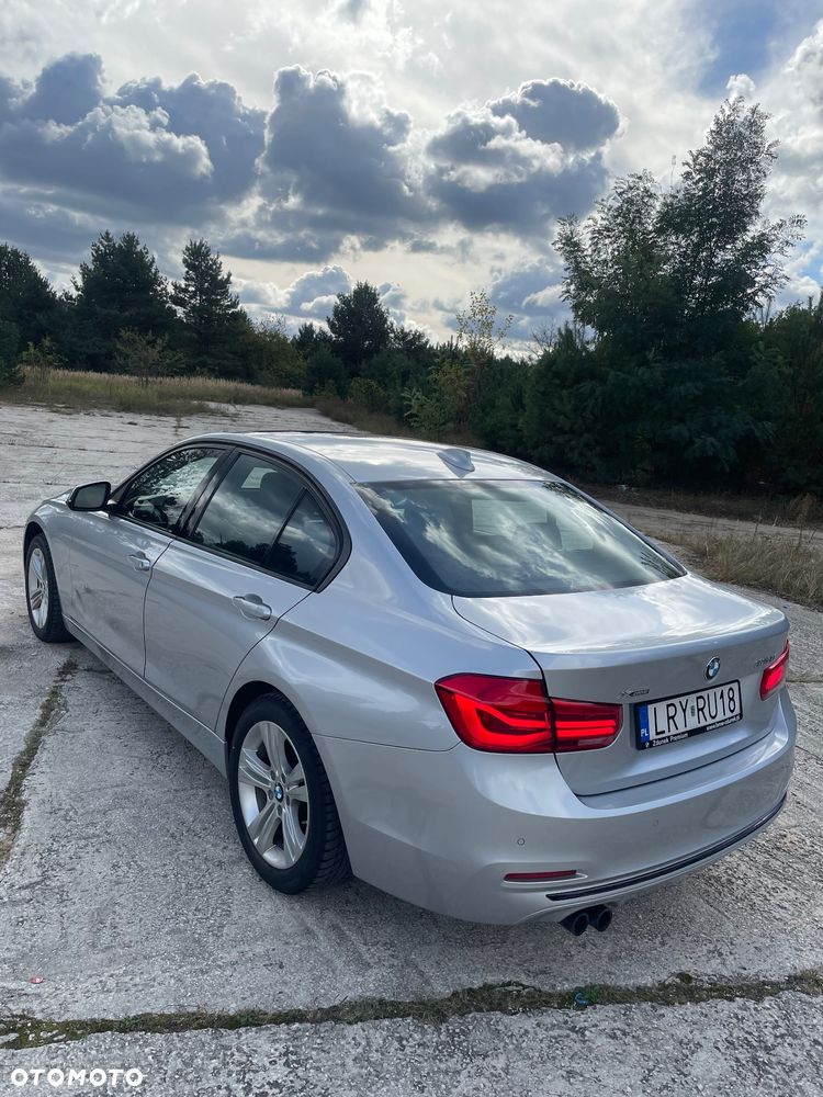 BMW Seria 3 328i xDrive Sport Line - 4