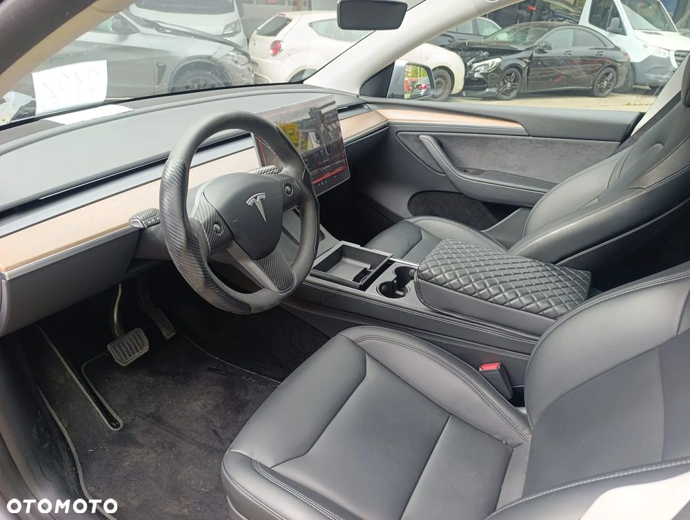 Tesla Y Model RWD - 4