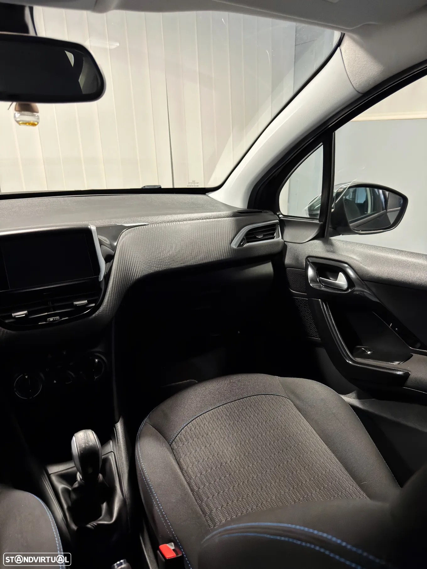 Peugeot 208 1.2 PureTech Style - 5