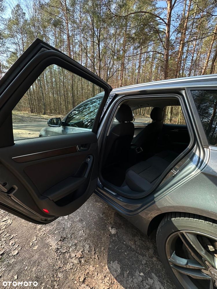 Audi A4 Avant 2.0 TDI DPF Ambiente - 11
