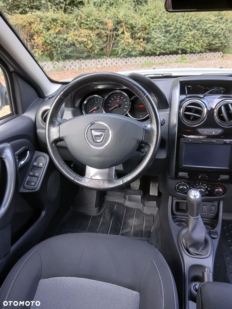 Dacia Duster 1.6 SCe Blackshadow S&S - 10