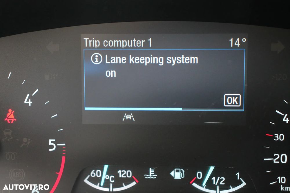 Ford Focus 1.5 EcoBlue Start-Stopp-System TITANIUM - 9
