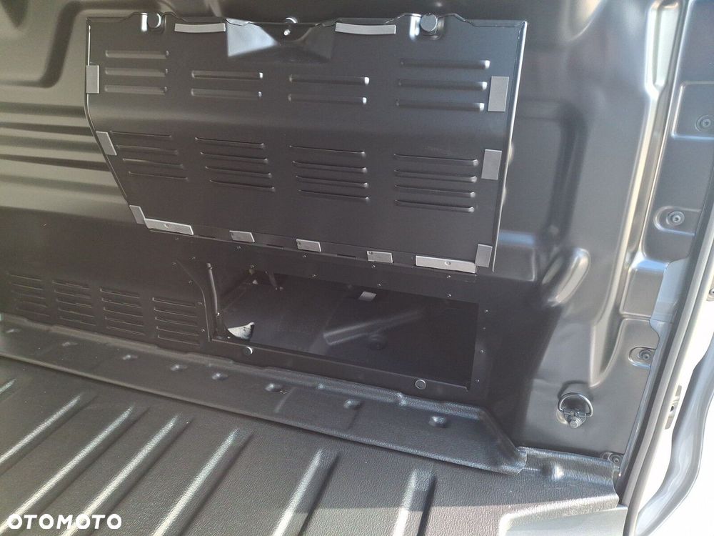 Volkswagen Transporter Furgon 2.0 TDI 4Motion 150 KM automat - 27
