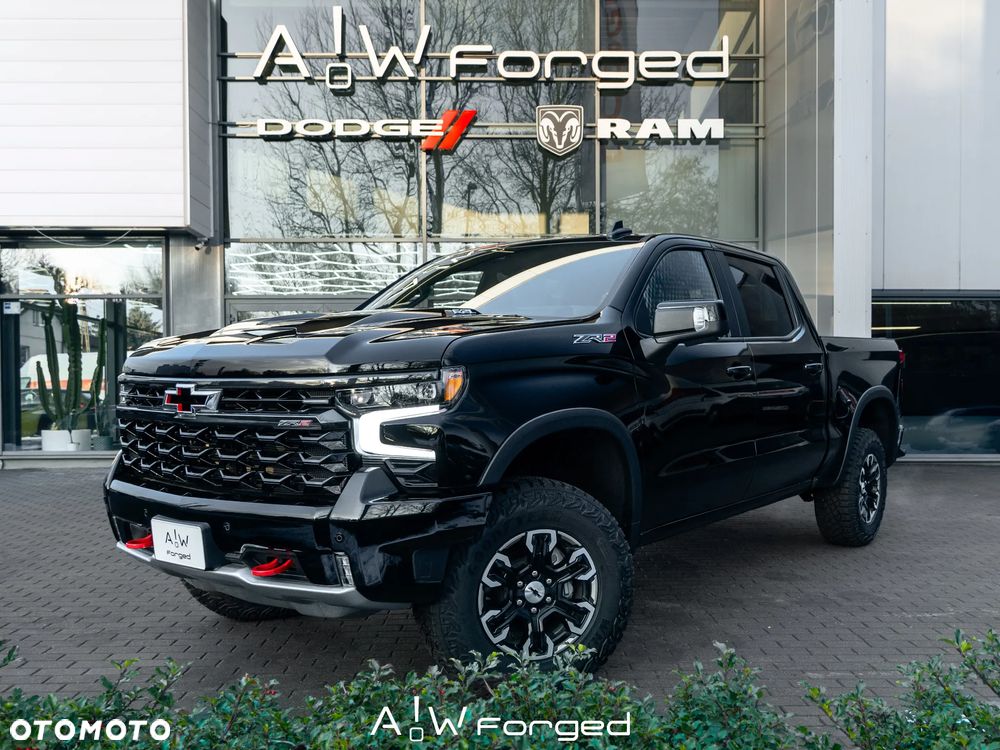 Chevrolet Silverado - 1