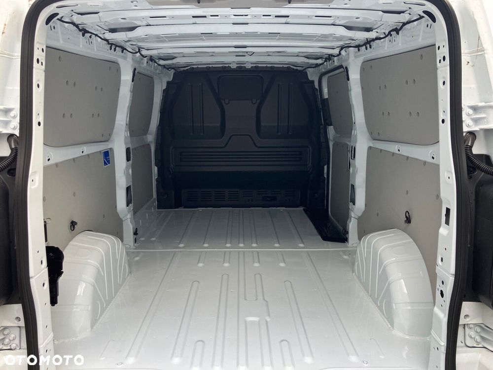 Volkswagen Transporter Transporter Furgon silnik: 2,0 l TDI 150 KM / skrzynia biegów: 8-biegowa automatyczna rozstaw osi: 3500 mm - 11