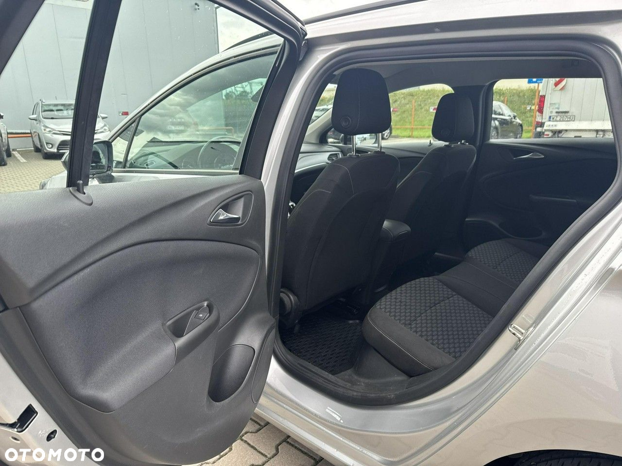 Opel Astra V 1.4 T Edition S&S - 14