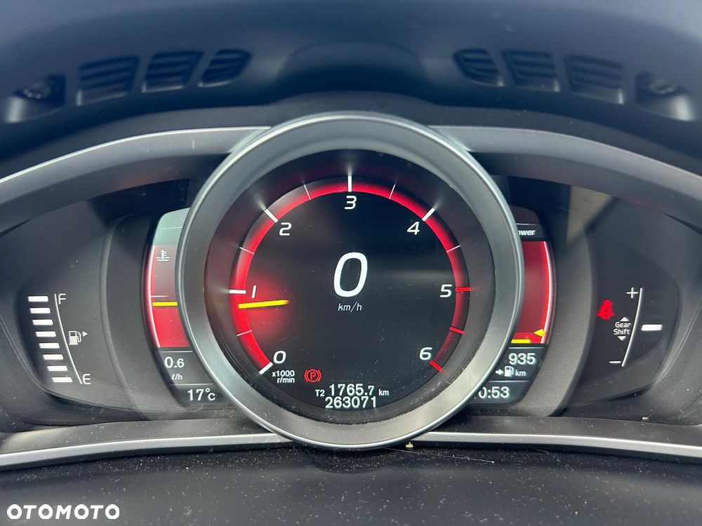 Volvo V40 D4 Drive-E Momentum - 11