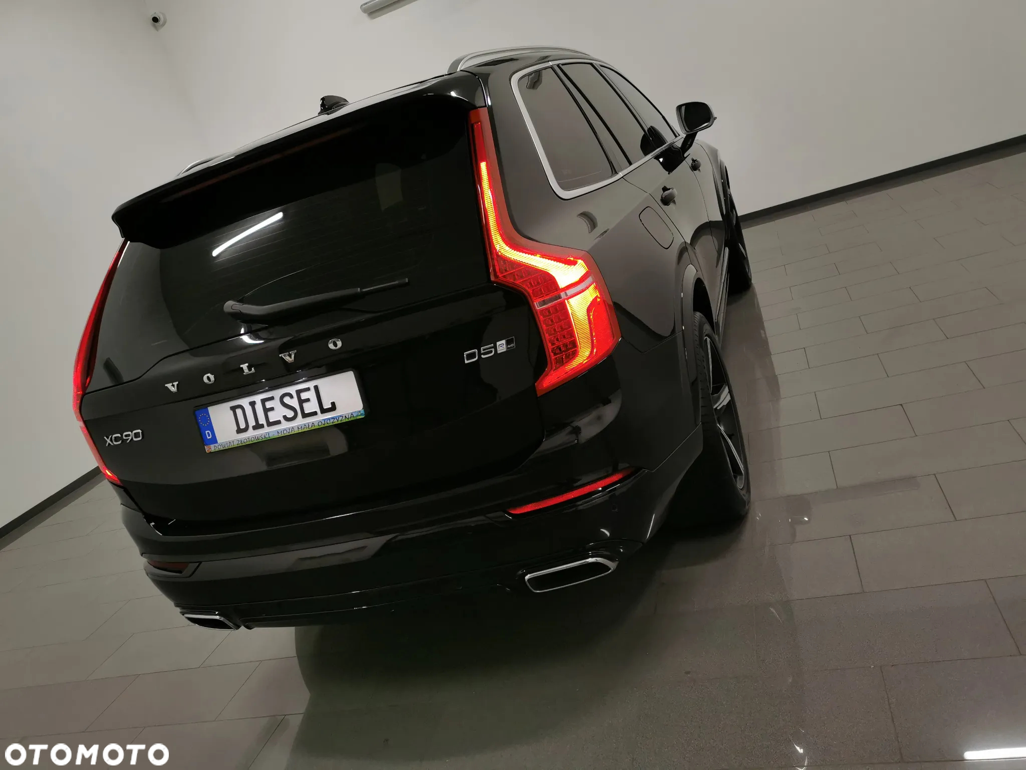 Volvo XC 90 D5 AWD R-Design - 6