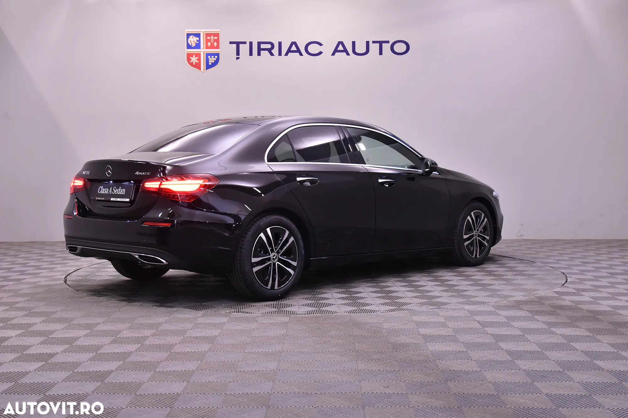 Mercedes-Benz A 220 4MATIC MHEV 8G-DCT Sedan - 7