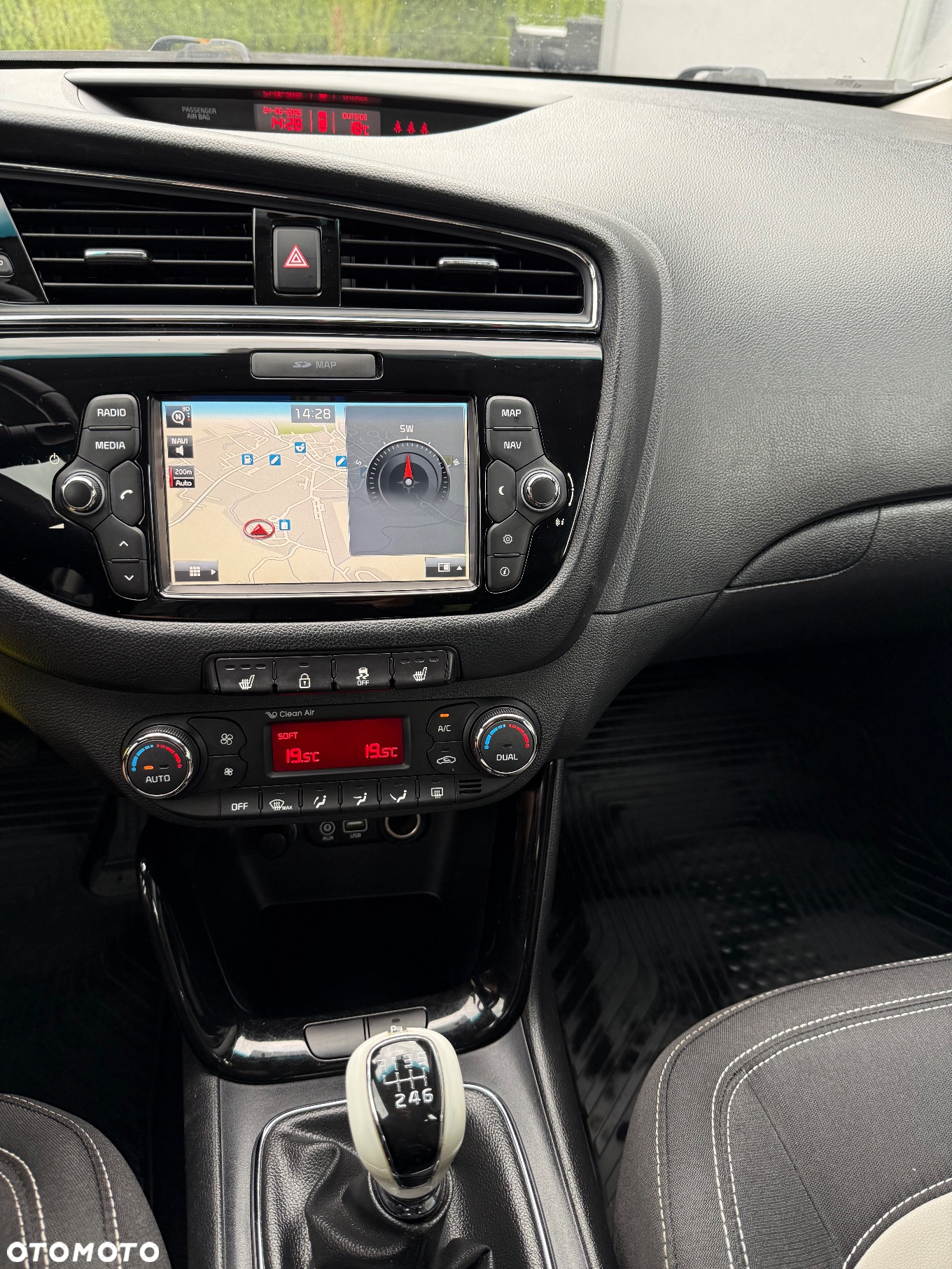 Kia Ceed 1.6 CRDi 136 ISG Vision - 16