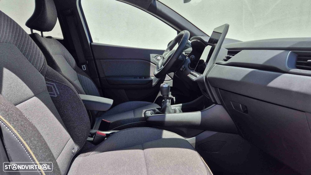 Renault Captur 1.0 TCe Techno Bi-Fuel - 17
