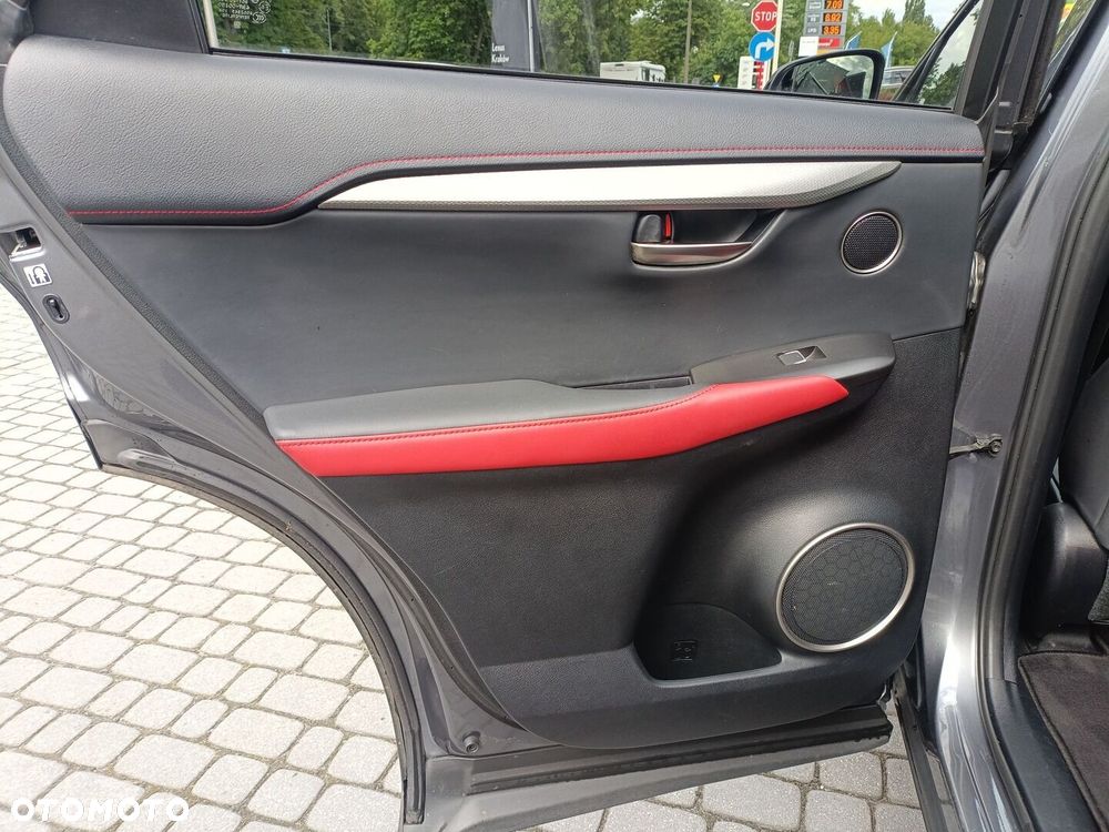 Lexus NX 300h F Sport AWD - 16