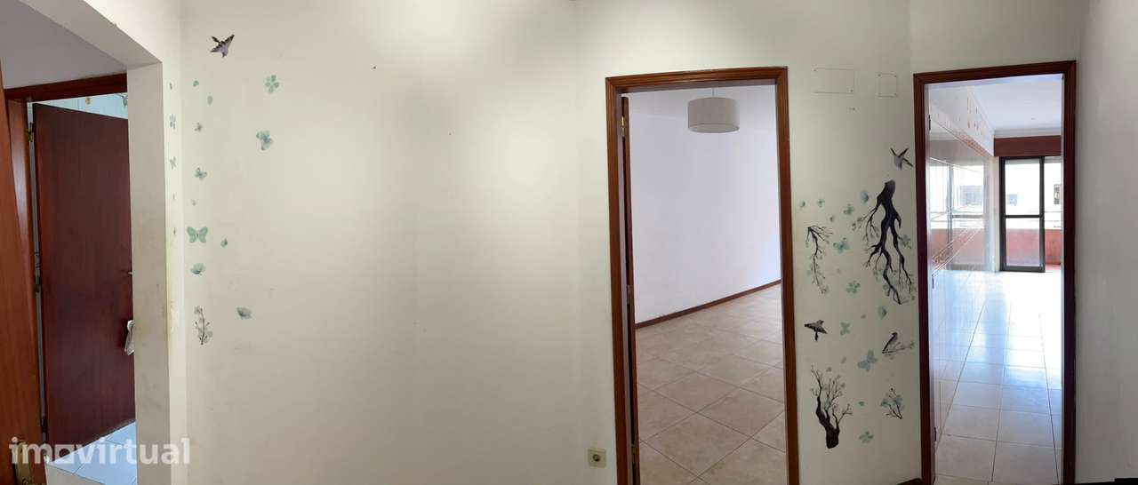 Apartamento T2 à venda na Rua Almada Negreiros - Grande imagem: 4/5