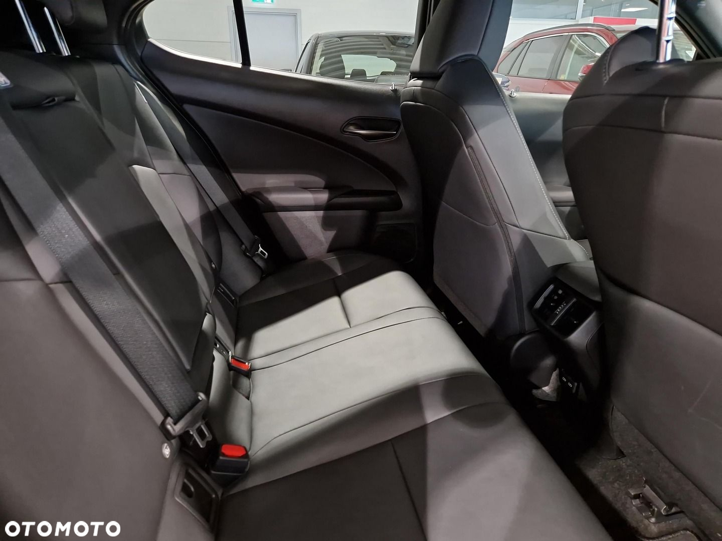 Lexus UX 250h GPF F Impression 2WD - 13
