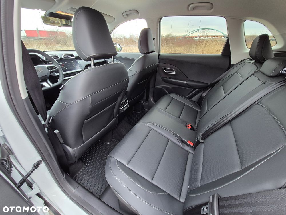 MG ZS Hybrid+ Luxury - 12