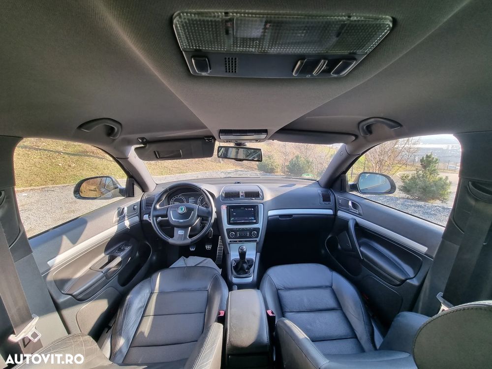 Skoda Octavia Combi 2.0 TDI DPF RS - 15