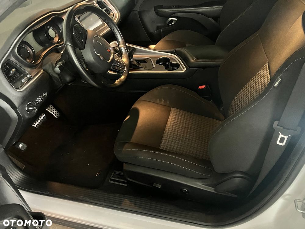 Dodge Challenger 5.7 R/T - 7