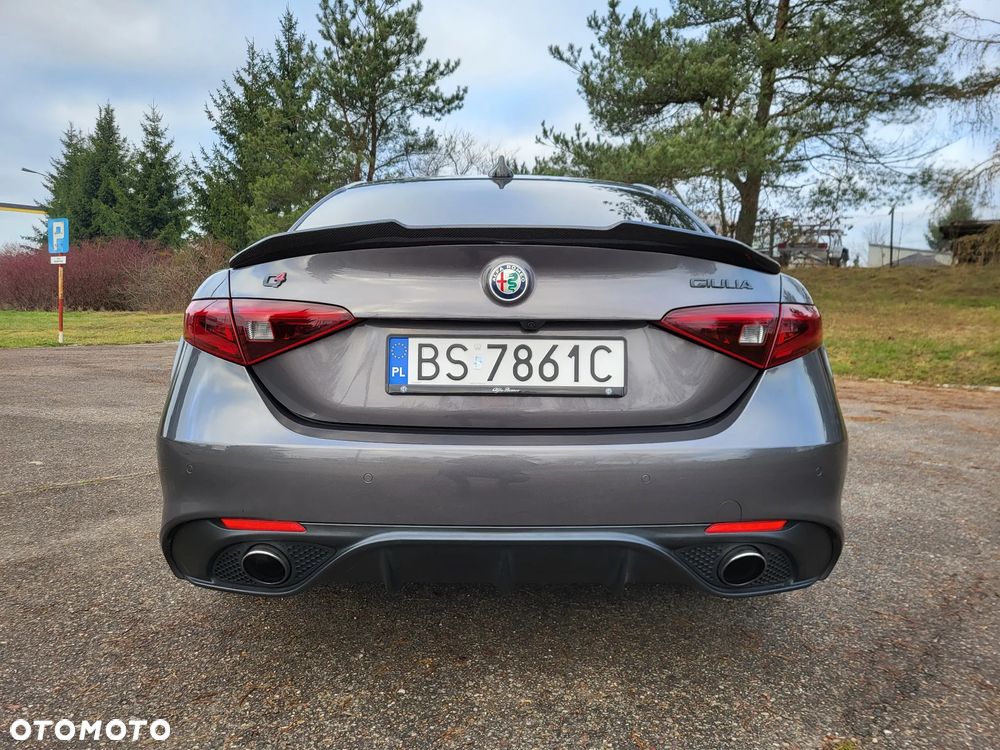Alfa Romeo Giulia 2.0 Turbo 16V AT8-Q4 Veloce Ti - 19