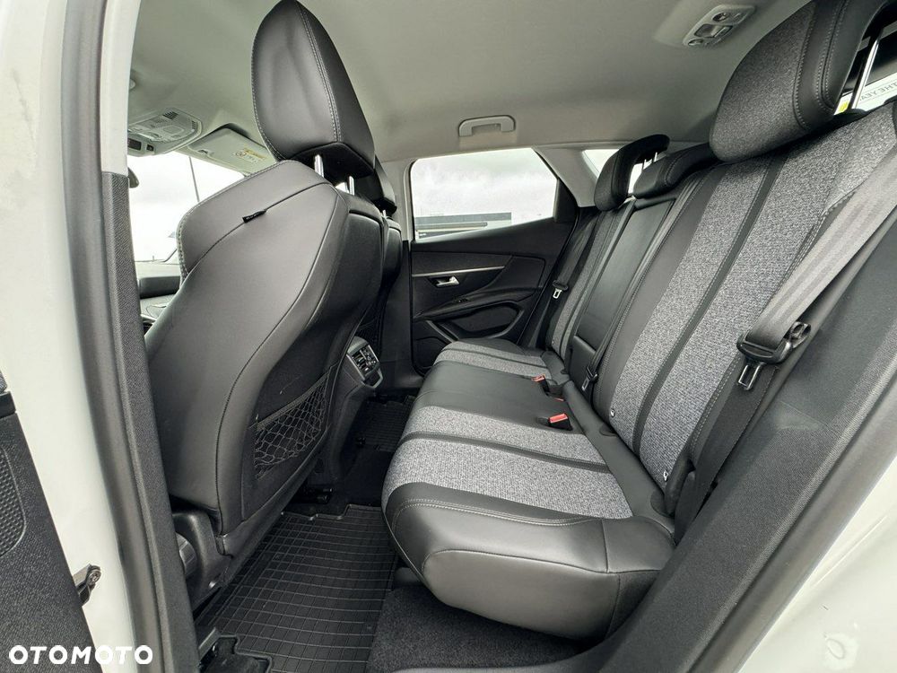 Peugeot 3008 PureTech 130 Stop & Start GPF EAT8 Allure Pack - 31