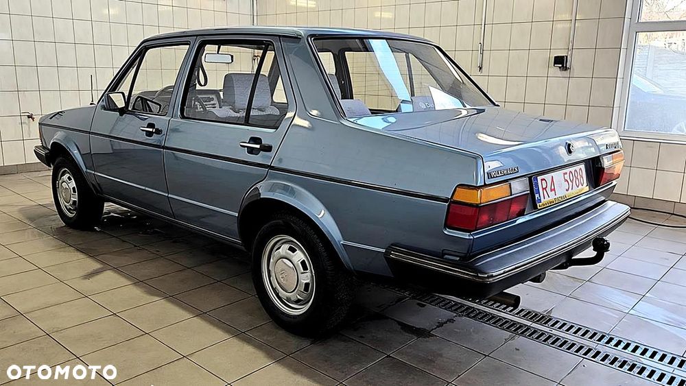 Volkswagen Jetta - 7