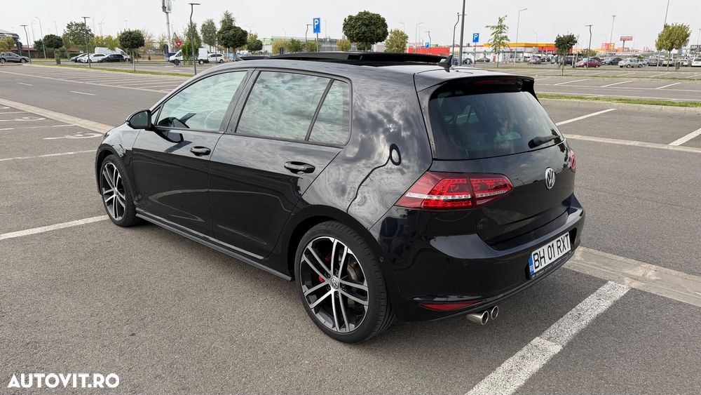 Volkswagen Golf - 3