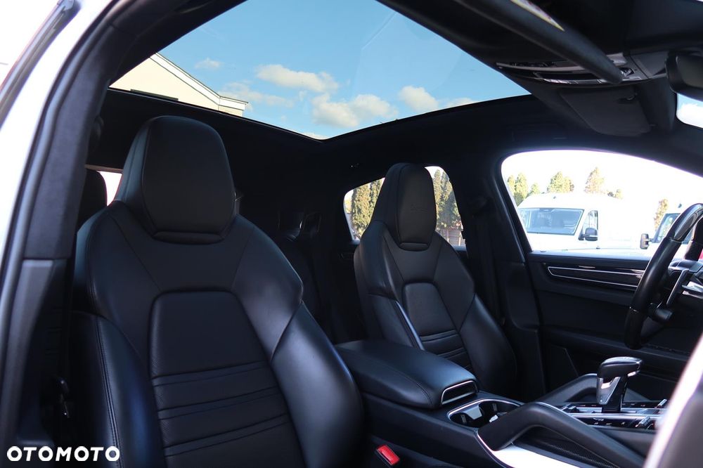 Porsche Cayenne Coupe Turbo - 34