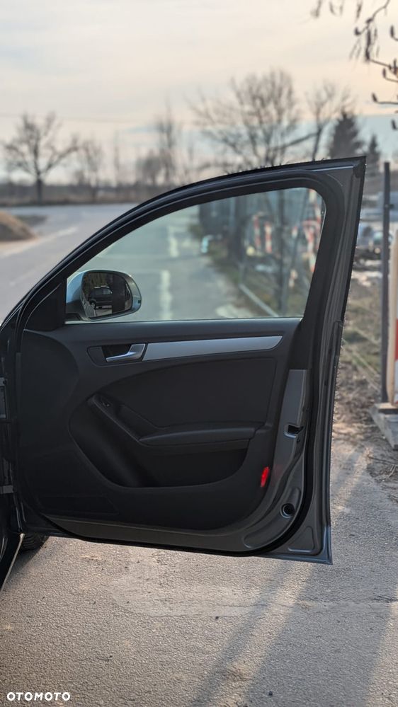 Audi A4 Avant 2.0 TDI DPF Ambiente - 22