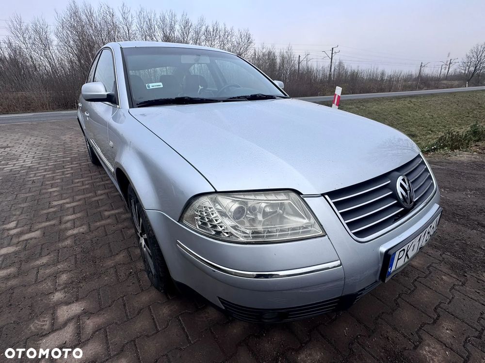Volkswagen Passat 1.9 TDI Highline - 19