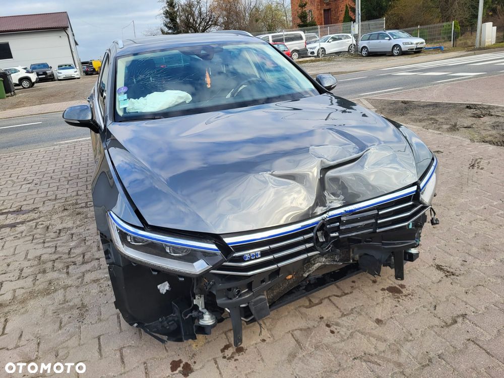 Volkswagen Passat - 19