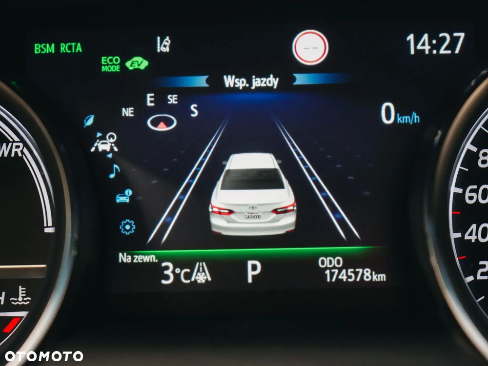 Toyota Camry 2.5 Hybrid Executive CVT - 25
