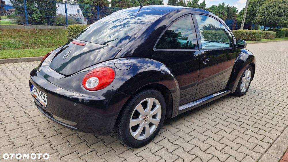 Volkswagen New Beetle - 5