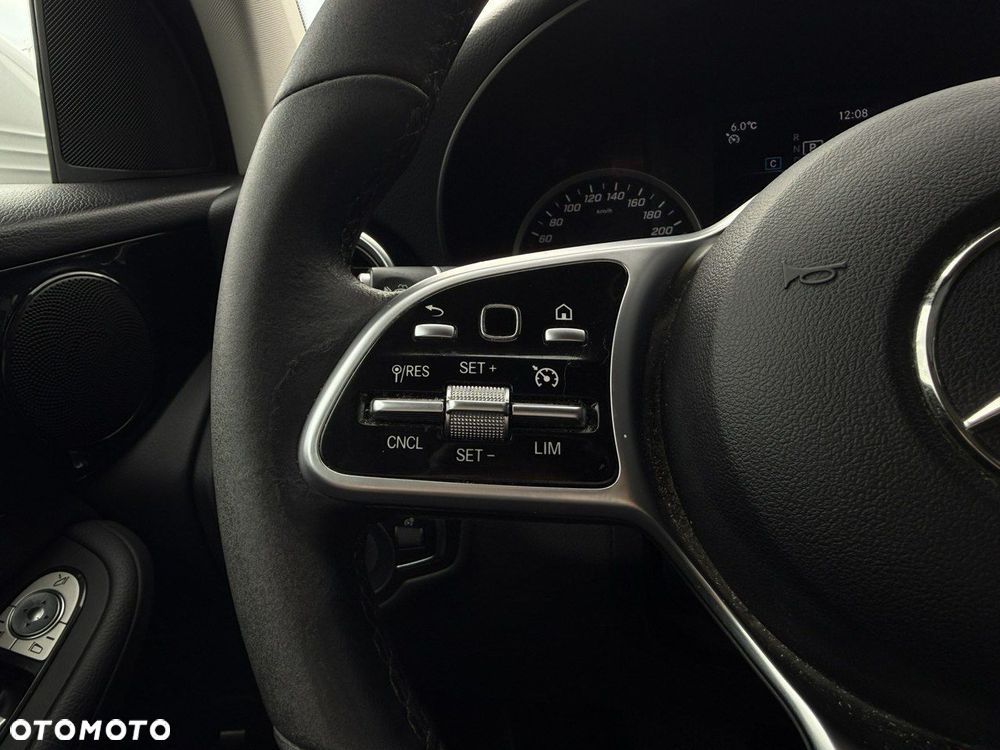 Mercedes-Benz GLC - 25