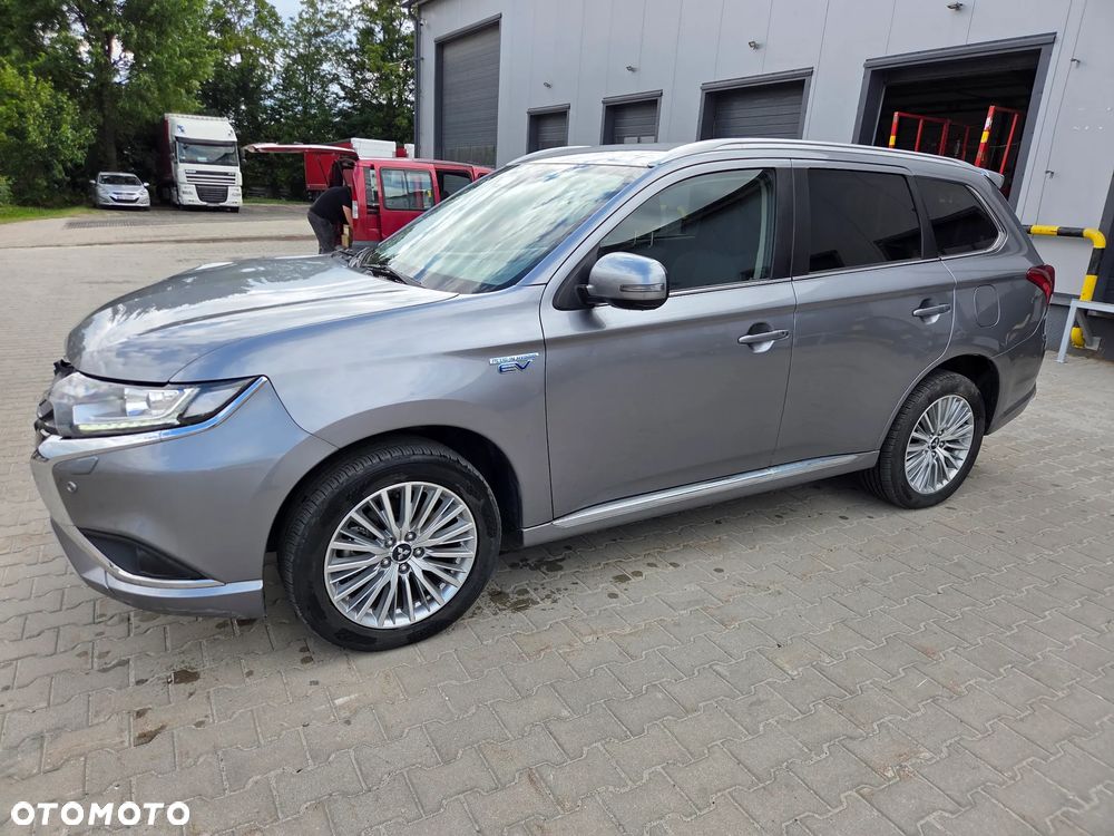 Mitsubishi Outlander - 13