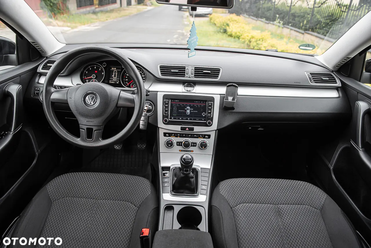 Volkswagen Passat - 6
