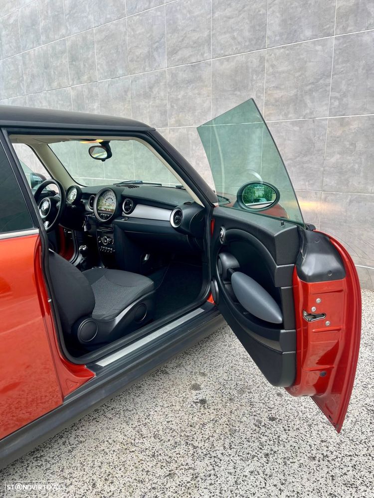 MINI 3 Portas Cooper D - 9