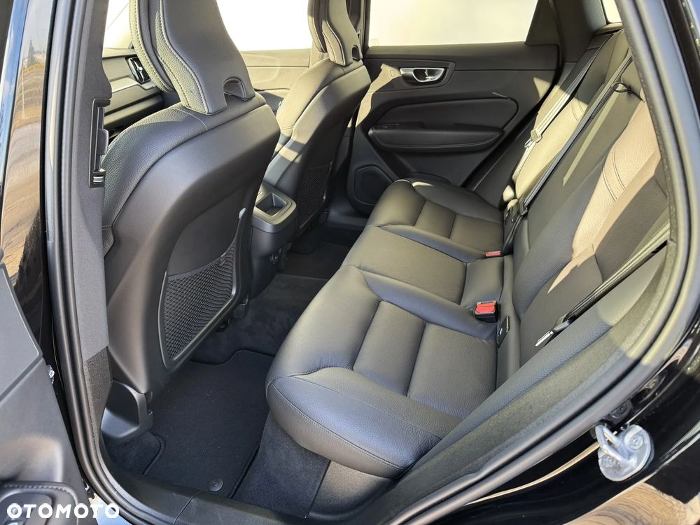 Volvo XC 60 B4 D AWD Plus Bright - 9