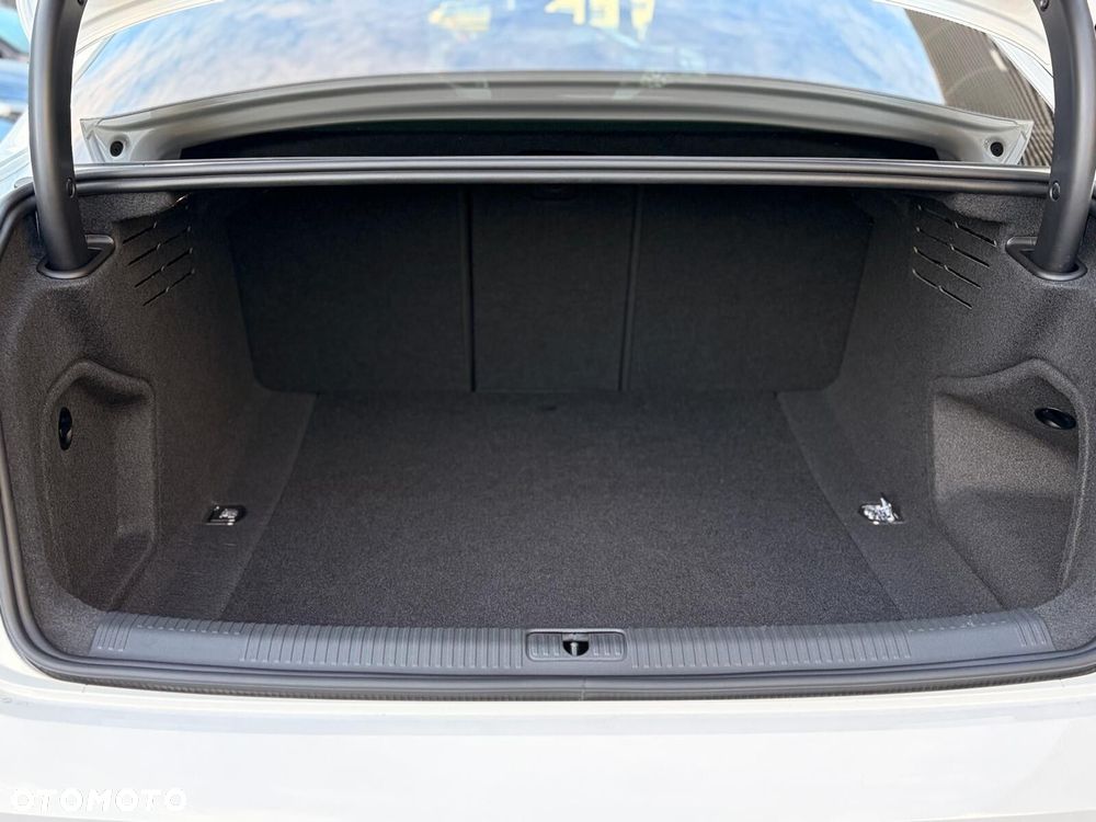 Audi A4 Limousine - 19