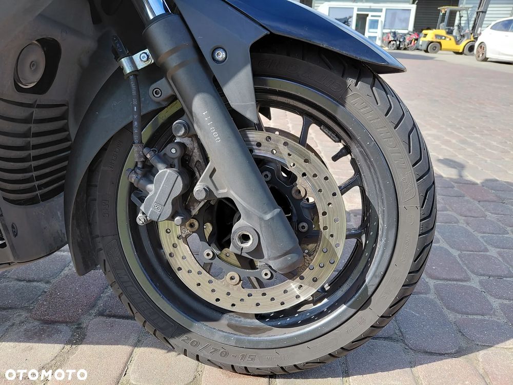 Yamaha X-max - 8