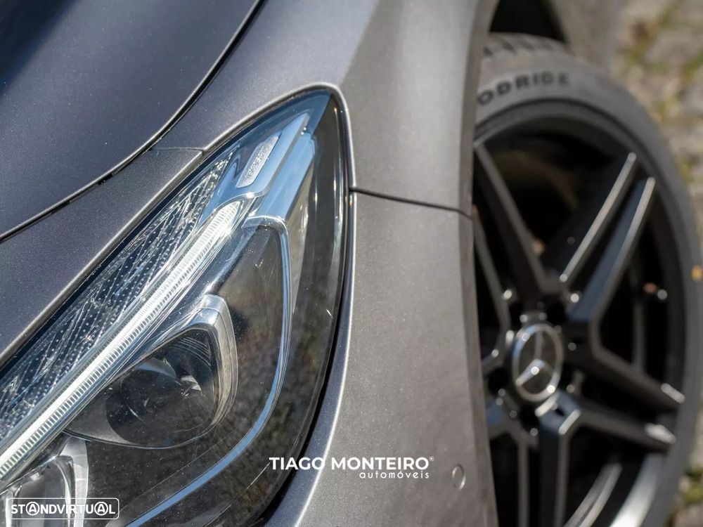Mercedes-Benz CLA 180 - 4