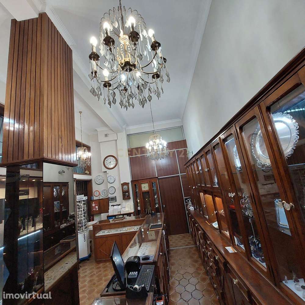 Trespasse de Loja de Ourivesaria – Centro Comercial Areosa - Grande imagem: 2/9