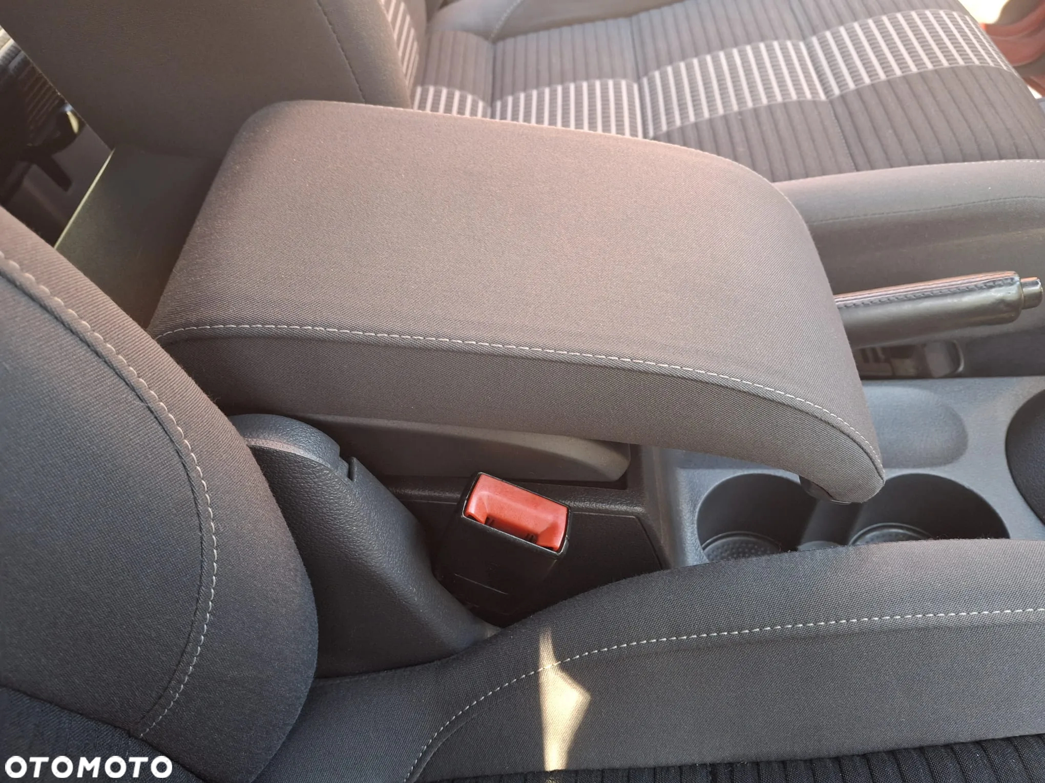 Volkswagen Touran 1.4 TSI United - 16
