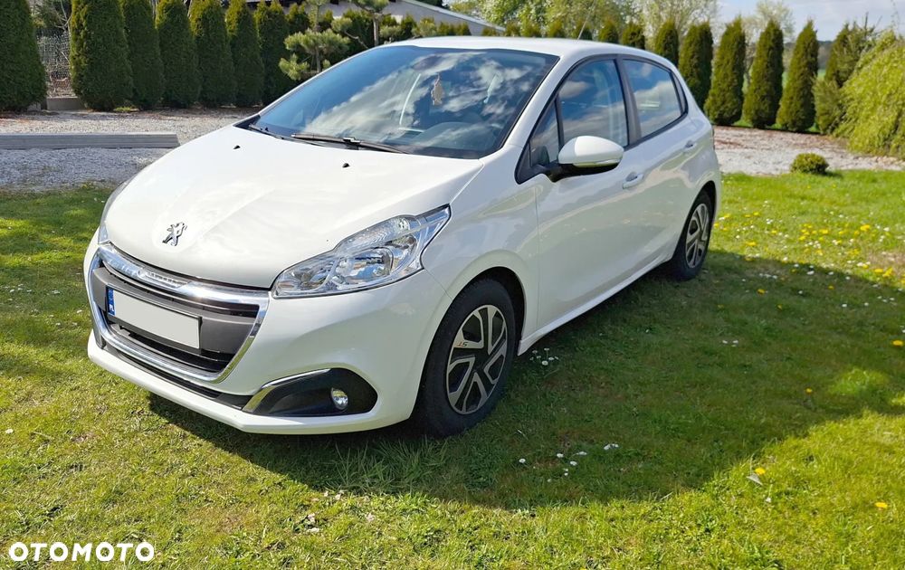Peugeot 208 - 1