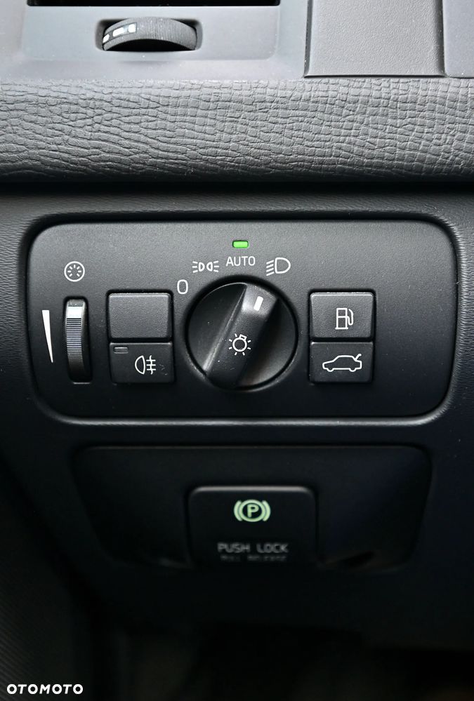 Volvo XC 60 D4 Momentum - 37