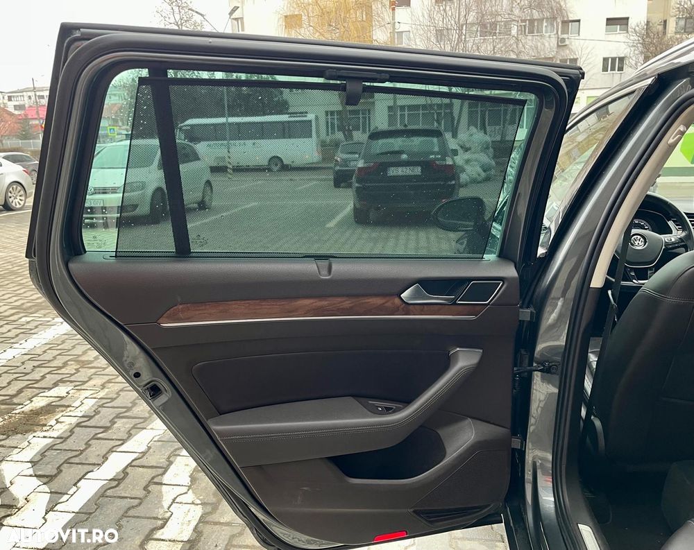 Volkswagen Passat 2.0 TDI SCR 4Motion DSG Highline - 23