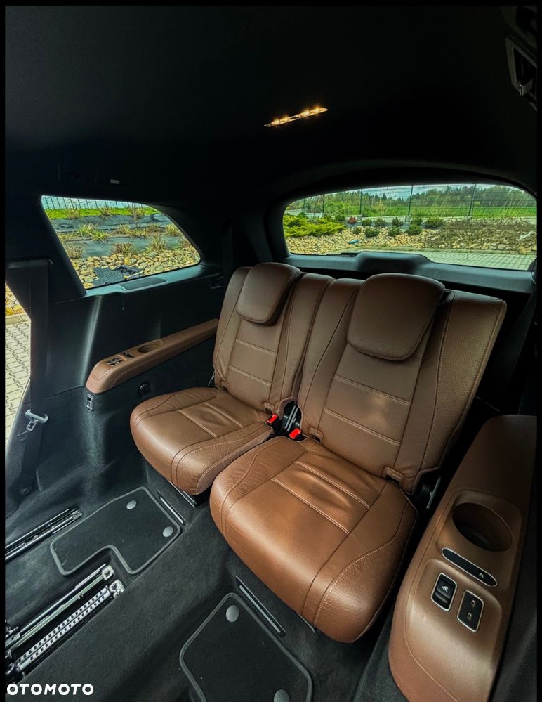 Mercedes-Benz GLS - 28