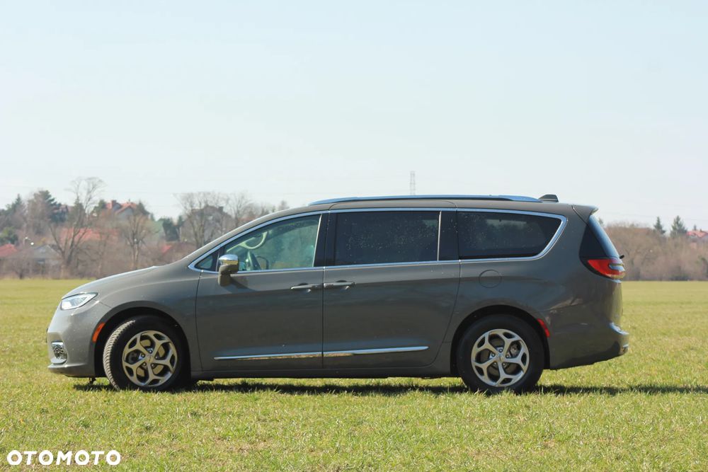 Chrysler Pacifica - 4