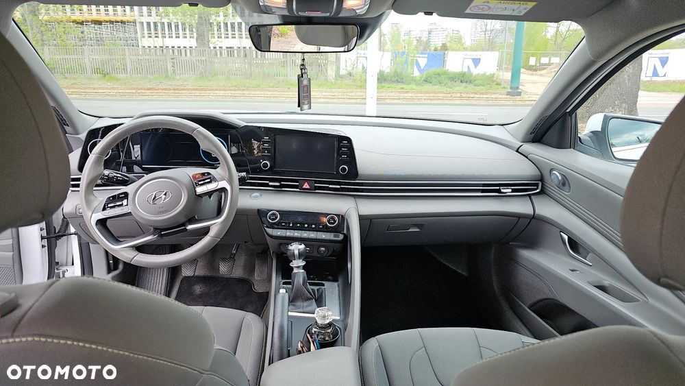 Hyundai Elantra 1.6 Smart - 6