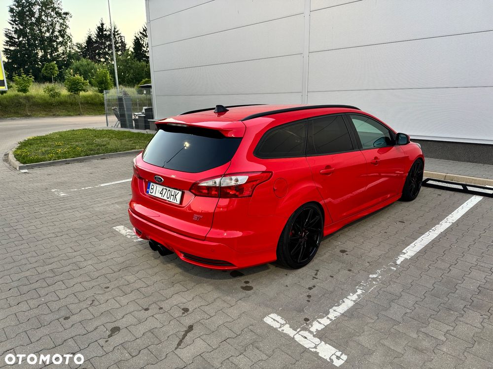 Ford Focus ST - 10