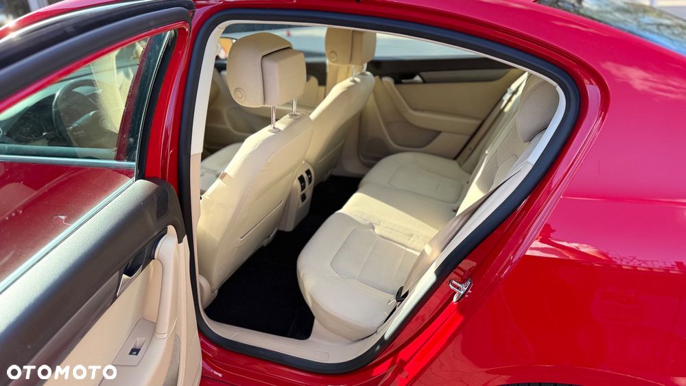 Volkswagen Passat 2.0 TDI Comfortline - 15